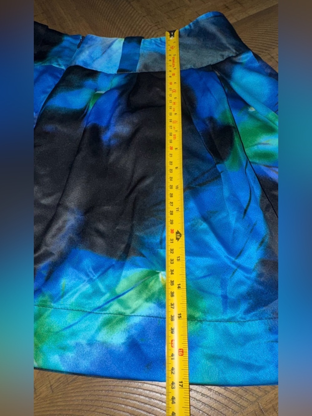 Bold, Water Color, Satin, Blue, Black & Green,  A-Line Skirt w/ Lining - size 6 - Picture 3 of 11